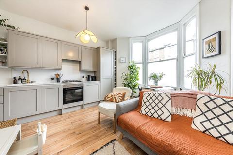 2 bedroom flat for sale, Graham Road, London E8