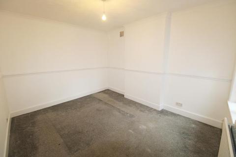 2 bedroom flat to rent, Wimborne Road, Bournemouth BH9