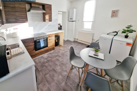 2 bedroom flat to rent, Wordsworth Aenue, Roath, Cardiff, CF24