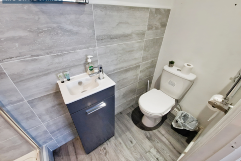 2 bedroom flat to rent, Wordsworth Aenue, Roath, Cardiff, CF24