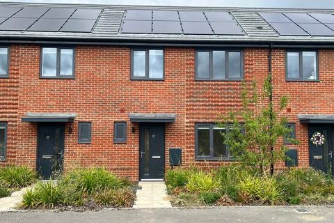 3 bedroom house to rent, Goodwood Crescent, Crowthorne, RG45
