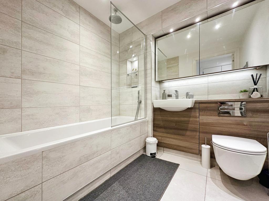 Main 20bathroom