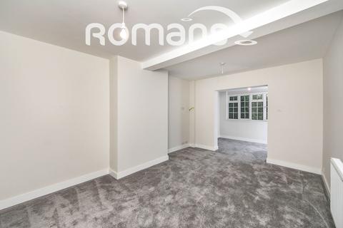 3 bedroom semi-detached house to rent, Shinfield Road, Reading, RG2