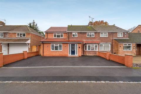 13 Beechwood Close, Ascot, SL5 8QJ