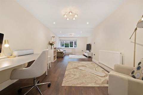 13 Beechwood Close, Ascot, SL5 8QJ