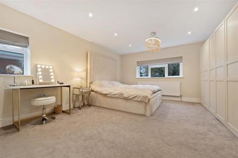 13 Beechwood Close, Ascot, SL5 8QJ