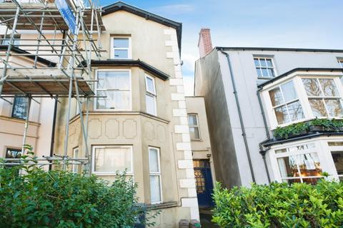 Romilly Crescent, Caerdydd, CF11