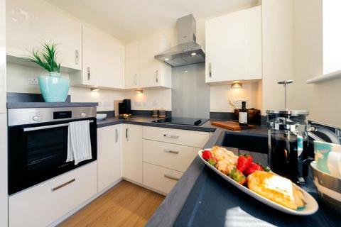 2 bedroom flat to rent, William House, The Moors, Thatcham, RG19