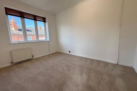 2 bedroom terraced house to rent, St. Leonards Avenue, Windsor, SL4