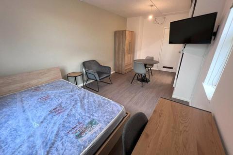 Studio to rent, Wells Road, Bath, BA2