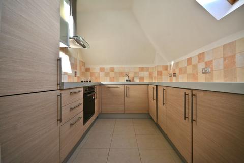 2 bedroom flat to rent, Marchmont Place, Bracknell, RG12