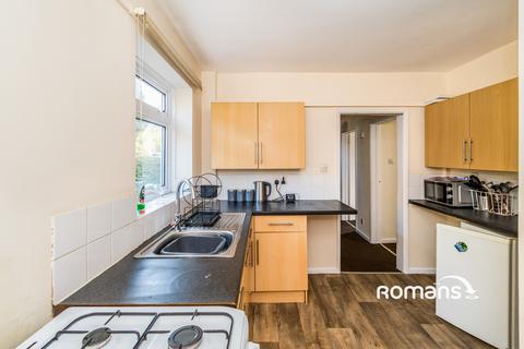 4 bedroom semi-detached house to rent, Cromwell Road, Winchester, SO22