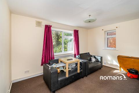 4 bedroom semi-detached house to rent, Cromwell Road, Winchester, SO22