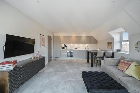 2 bedroom flat for sale, Bushey,  Hertfordshire,  WD23