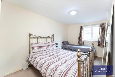 2 bedroom flat to rent, Colham Road, Uxbridge, Middlesex, UB8