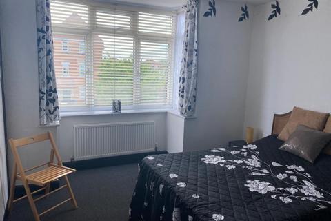 1 bedroom in a house share to rent, Ingram Road, Thornton Heath, CR7