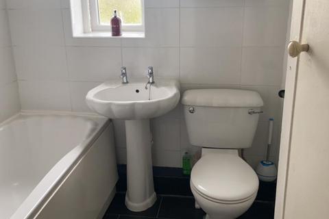 1 bedroom in a house share to rent, Ingram Road, Thornton Heath, CR7