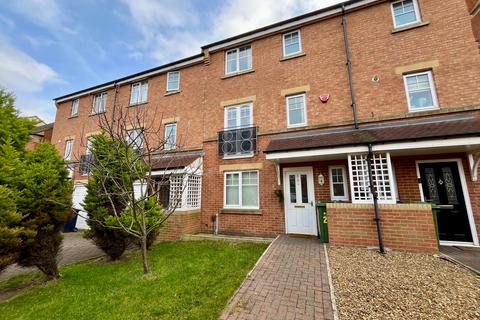 4 bedroom townhouse to rent, Sanderson Villas, St James Village, Gateshead, NE8