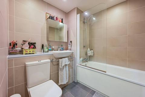 1 bedroom flat for sale, Barking Road, E16, Royal Docks, London, E16