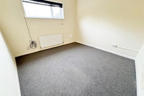 1 bedroom flat for sale, Haven Avenue, Grimsby, N.E. Lincs, DN31 2PB