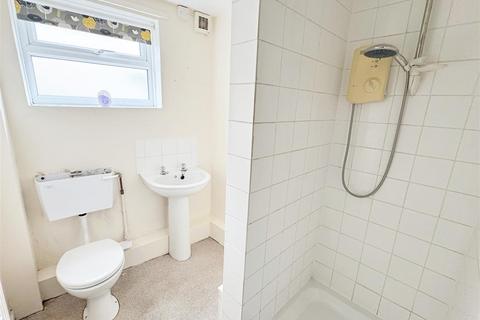 1 bedroom flat for sale, Haven Avenue, Grimsby, N.E. Lincs, DN31 2PB