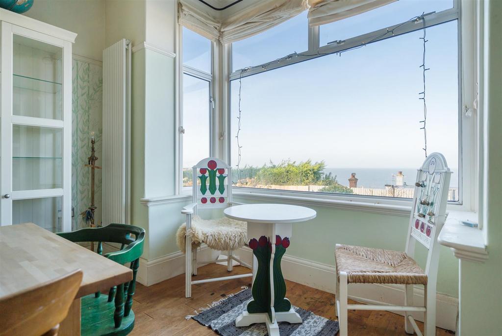 Dining Room &amp; View