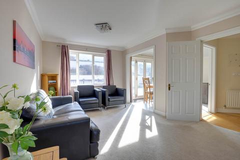12 Glenrhondda, Emmer Green, Reading, RG4 8LB