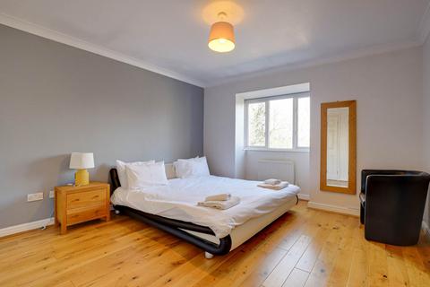 12 Glenrhondda, Emmer Green, Reading, RG4 8LB
