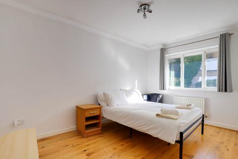 12 Glenrhondda, Emmer Green, Reading, RG4 8LB
