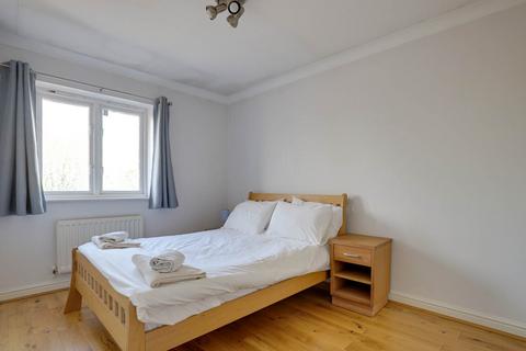 12 Glenrhondda, Emmer Green, Reading, RG4 8LB