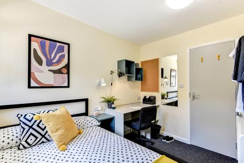 8 bedroom house of multiple occupation to rent, Upper Bevendean Avenue, Brighton BN2