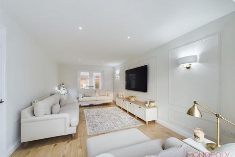 2 Darland Lane, Rossett, Wrexham, LL12 0EL
