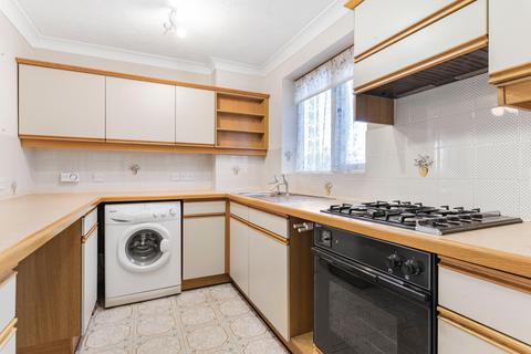 2 bedroom apartment for sale, Chatsworth House, Whitehaven Close, Bromley