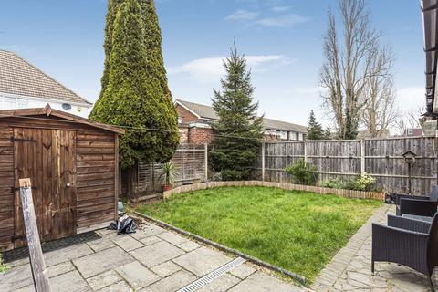 3 bedroom semi-detached house for sale, Avondale Gardens, Hounslow, TW4