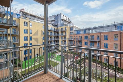 Studio to rent, Argent House, Beaufort Square, NW9