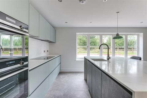 5 bedroom detached house for sale, Hempstead Road, Radwinter CB10