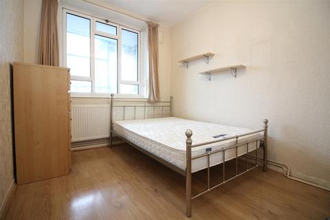 2 bedroom flat to rent, Whiston Road, London