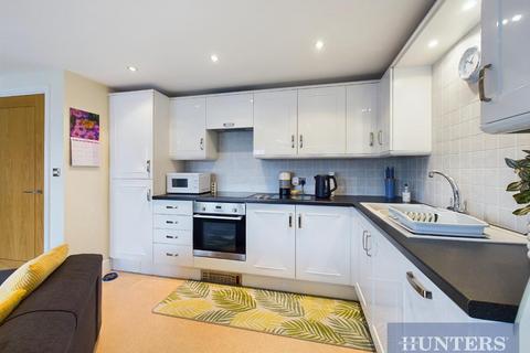2 bedroom flat for sale, Scalby Mills Road, Scarborough