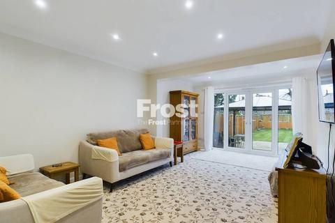 3 bedroom bungalow for sale, Fairfield Road, Wraysbury, Berkshire, TW19