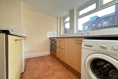 2 bedroom terraced house to rent, Elsham Terrace, Burley, Leeds, LS4