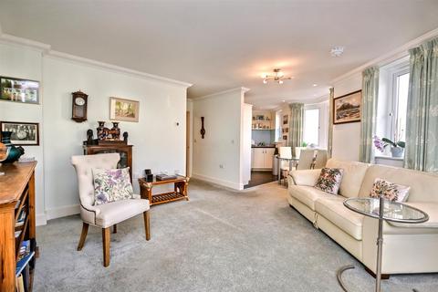 2 bedroom flat for sale, Grand Parade, Eastbourne