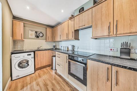 2 bedroom flat for sale, Bromley Road, Catford