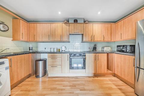 2 bedroom flat for sale, Bromley Road, Catford