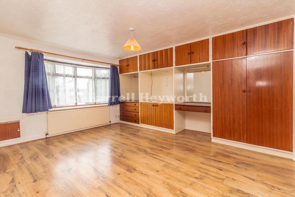 Bedroom 1 image 2