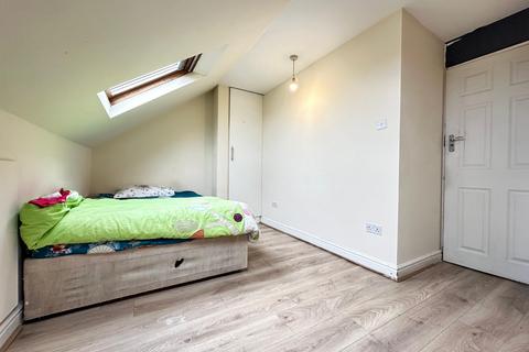 1 bedroom flat to rent, Alexandra Road, Hounslow TW3