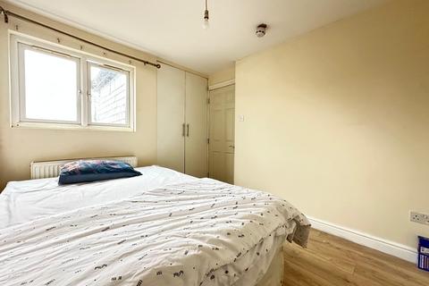 1 bedroom flat to rent, Alexandra Road, Hounslow TW3