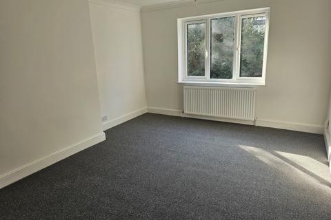 Studio to rent, Maria Court, Cypress Road, South Norwood, SE25