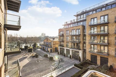 Kew Bridge Road, Brentford, TW8