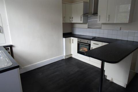 2 bedroom terraced house to rent, Portland Street, Wakefield WF1