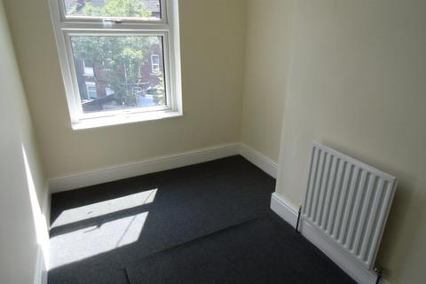 2 bedroom terraced house to rent, Portland Street, Wakefield WF1